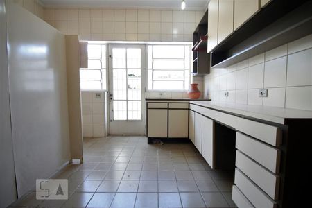 Casa para alugar com 647m², 5 quartos e 4 vagasÁrea de serviço