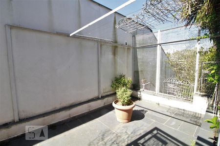 Casa para alugar com 647m², 5 quartos e 4 vagasÁrea externa