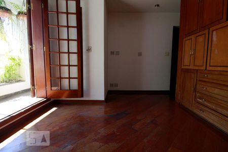 Casa para alugar com 647m², 5 quartos e 4 vagasSuíte 4