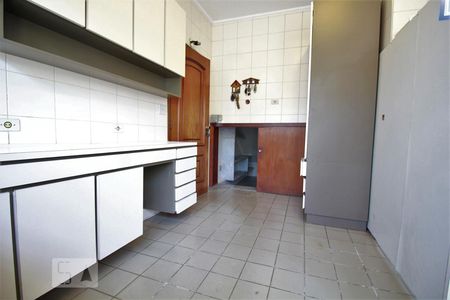 Casa para alugar com 647m², 5 quartos e 4 vagasÁrea de serviço