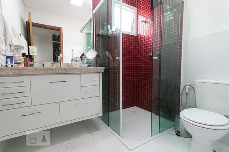 Casa à venda com 161m², 4 quartos e 5 vagasBanheiro da suíte 1 