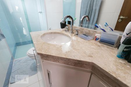 Casa à venda com 161m², 4 quartos e 5 vagasBanheiro da suíte 2