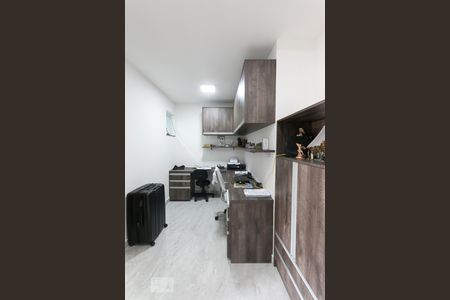Casa à venda com 161m², 4 quartos e 5 vagasEscritório