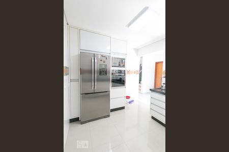 Casa à venda com 161m², 4 quartos e 5 vagasCozinha 