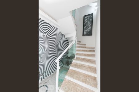 Escada  de casa à venda com 4 quartos, 161m² em Saúde, São Paulo