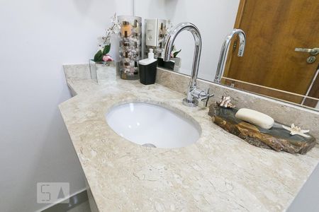 Banheiro  de casa à venda com 4 quartos, 161m² em Saúde, São Paulo