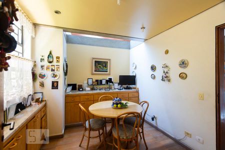 Casa para alugar com 400m², 4 quartos e 4 vagasCozinha