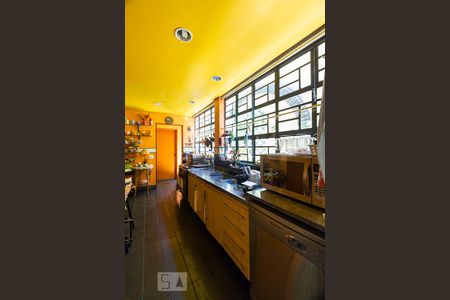 Casa para alugar com 400m², 4 quartos e 4 vagasCozinha