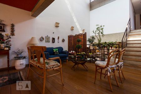 Sala de casa para alugar com 4 quartos, 400m² em Vila Mariana, São Paulo