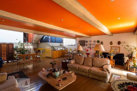 Sala de casa para alugar com 4 quartos, 400m² em Vila Mariana, São Paulo