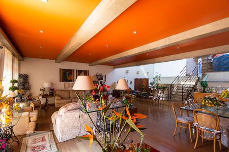 Sala de casa para alugar com 4 quartos, 400m² em Vila Mariana, São Paulo