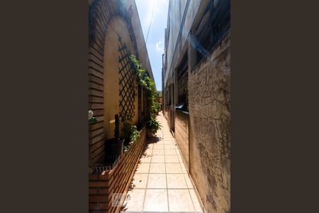 Casa para alugar com 400m², 4 quartos e 4 vagasCorredor lateral