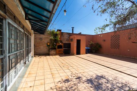 Casa para alugar com 400m², 4 quartos e 4 vagasQuintal com churrasqueira