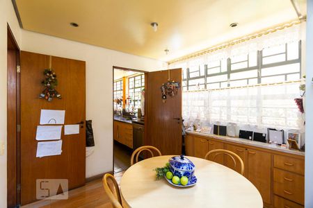 Casa para alugar com 400m², 4 quartos e 4 vagasCozinha