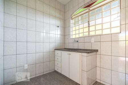 Casa para alugar com 2 quartos, 70m² em Sagrada Família, Belo Horizonte