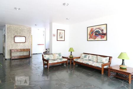 Apartamento à venda com 68m², 2 quartos e 1 vagaHall de entrada