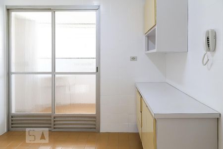 Apartamento à venda com 68m², 2 quartos e 1 vagaCozinha