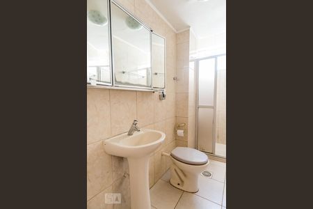 Banheiro de apartamento à venda com 1 quarto, 41m² em Centro Histórico, Porto Alegre