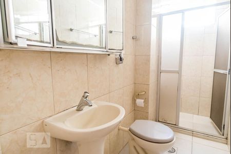 Banheiro de apartamento à venda com 1 quarto, 41m² em Centro Histórico, Porto Alegre