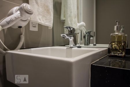 Apartamento para alugar com 118m², 2 quartos e 1 vaga Apartamento para alugar com 118m², 2 quartos e 1 vagaBanheiro social detalhe