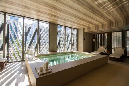 Apartamento para alugar com 118m², 2 quartos e 1 vaga Apartamento para alugar com 118m², 2 quartos e 1 vagaOfurô - Condomínio