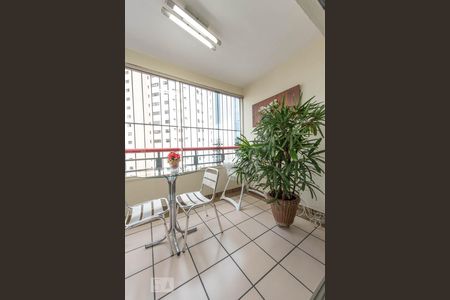 Varanda de apartamento para alugar com 3 quartos, 100m² em Setor Central, Goiânia