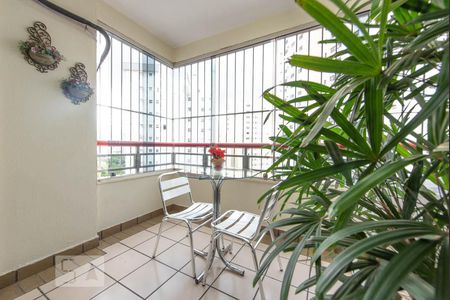 Varanda de apartamento para alugar com 3 quartos, 100m² em Setor Central, Goiânia