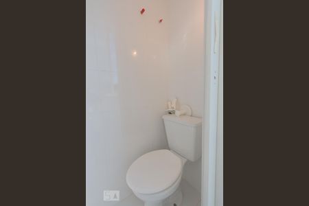 Apartamento para alugar com 95m², 2 quartos e 1 vaga Apartamento para alugar com 95m², 2 quartos e 1 vagaBanheiro de Serviço