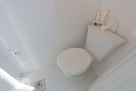 Apartamento para alugar com 95m², 2 quartos e 1 vaga Apartamento para alugar com 95m², 2 quartos e 1 vagaBanheiro de Serviço