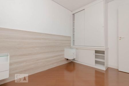 Quarto 1 de apartamento para alugar com 2 quartos, 50m² em Vila Firmiano Pinto, São Paulo
