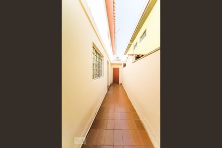 Casa para alugar com 166m², 5 quartos e 2 vagasCorredor Lateral