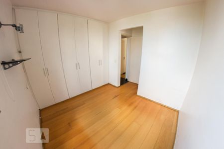 Quarto de apartamento para alugar com 3 quartos, 68m² em Parque Novo Mundo, São Paulo