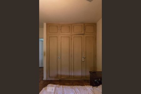 Casa à venda com 300m², 3 quartos e 4 vagasQuarto 2 (Armários)