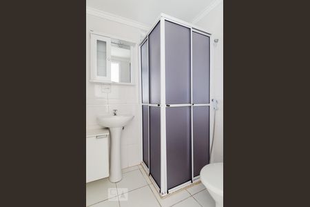 Banheiro de apartamento à venda com 2 quartos, 51m² em Vila Eldízia, Santo André