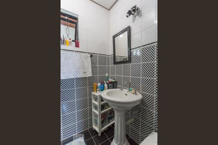 Casa para alugar com 170m², 3 quartos e 2 vagasBanheiro da suíte