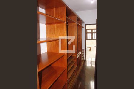 Casa à venda com 500m², 4 quartos e 2 vagasDetalhe Armarios