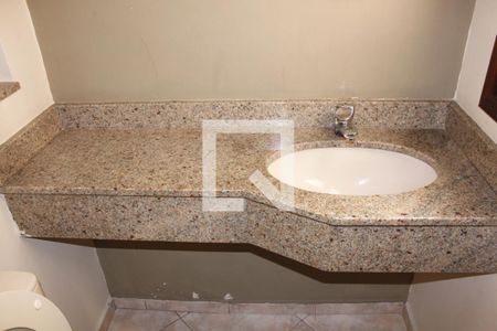 Casa à venda com 500m², 4 quartos e 2 vagasBanheiro