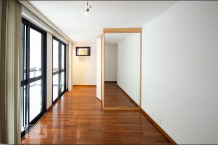 Apartamento à venda com 145m², 3 quartos e 3 vagas Apartamento à venda com 145m², 3 quartos e 3 vagasSuite