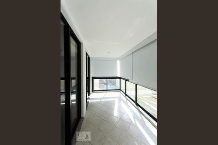 Apartamento à venda com 145m², 3 quartos e 3 vagas Apartamento à venda com 145m², 3 quartos e 3 vagasVaranda da suite