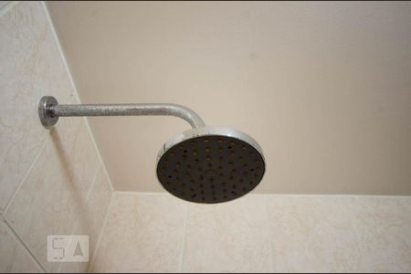 Apartamento à venda com 145m², 3 quartos e 3 vagas Apartamento à venda com 145m², 3 quartos e 3 vagasDetalhe chuveiro do banheiro da suite