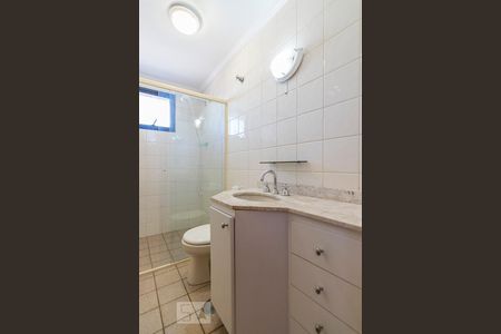 Banheiro de apartamento para alugar com 2 quartos, 100m² em Vila Gilda, Santo André