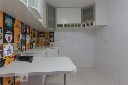 Apartamento à venda com 250m², 4 quartos e 3 vagas Apartamento à venda com 250m², 4 quartos e 3 vagasCozinha