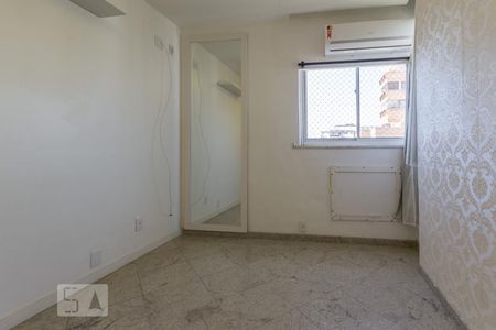 Apartamento à venda com 250m², 4 quartos e 3 vagas Apartamento à venda com 250m², 4 quartos e 3 vagasSuíte