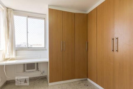 Apartamento à venda com 250m², 4 quartos e 3 vagas Apartamento à venda com 250m², 4 quartos e 3 vagasQuarto 3