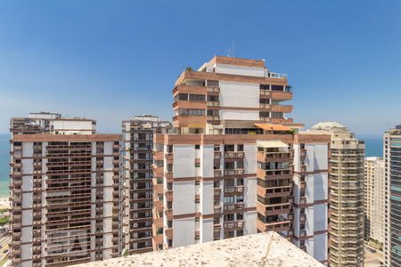 Apartamento à venda com 250m², 4 quartos e 3 vagas Apartamento à venda com 250m², 4 quartos e 3 vagasVista da Cobertura