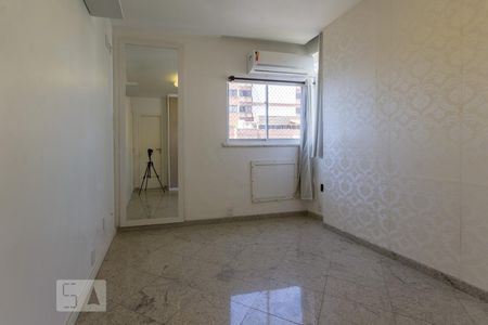 Apartamento à venda com 250m², 4 quartos e 3 vagas Apartamento à venda com 250m², 4 quartos e 3 vagasSuíte