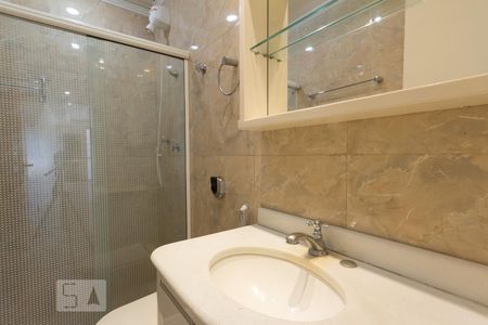 Apartamento à venda com 250m², 4 quartos e 3 vagas Apartamento à venda com 250m², 4 quartos e 3 vagasBanheiro