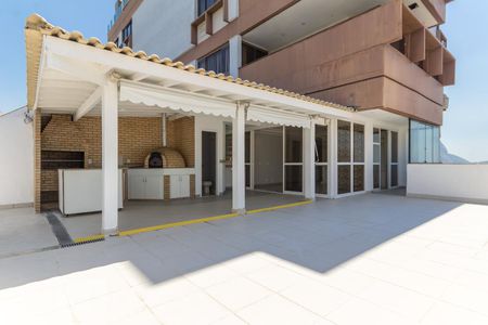 Apartamento à venda com 250m², 4 quartos e 3 vagas Apartamento à venda com 250m², 4 quartos e 3 vagasCobertura