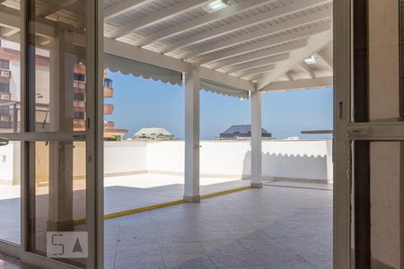 Apartamento à venda com 250m², 4 quartos e 3 vagas Apartamento à venda com 250m², 4 quartos e 3 vagasCobertura