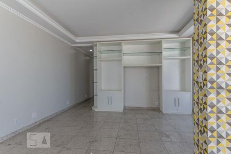 Apartamento à venda com 250m², 4 quartos e 3 vagas Apartamento à venda com 250m², 4 quartos e 3 vagasSala de Tv